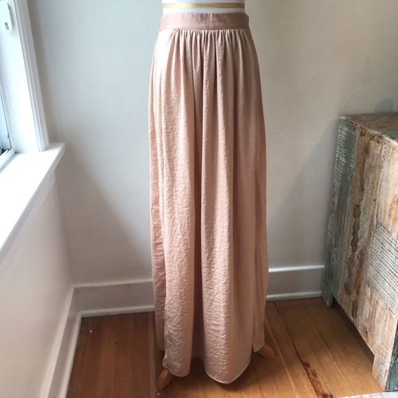 Victoria secret champagne pink skirt, size 0 - Picture 2 of 7